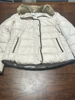 Old Navy Light Cream Puffer Jacket with Faux Fur Collar
